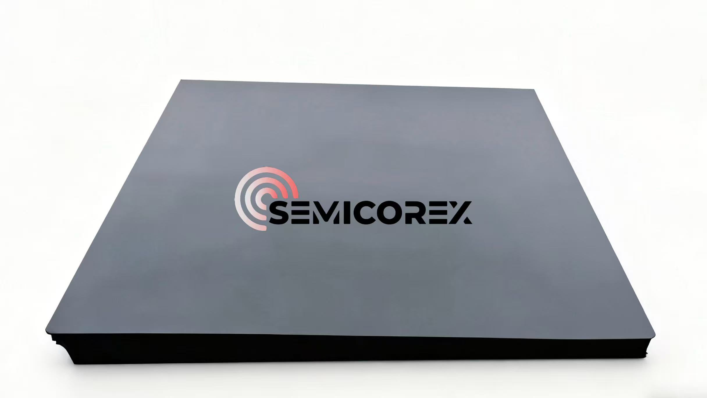 Које су карактеристике црне алуминијске керамике