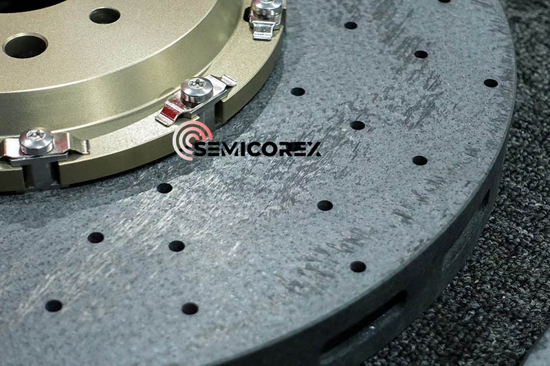 Анализа угљеник-керамичких композитних кочионих система